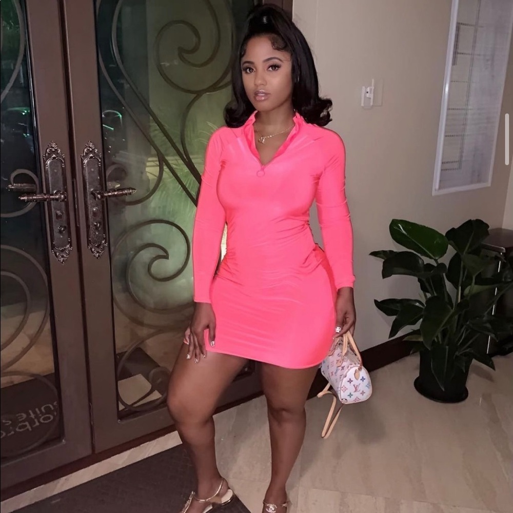 Long sleeve polyester stretchy mid thigh length sexy dress